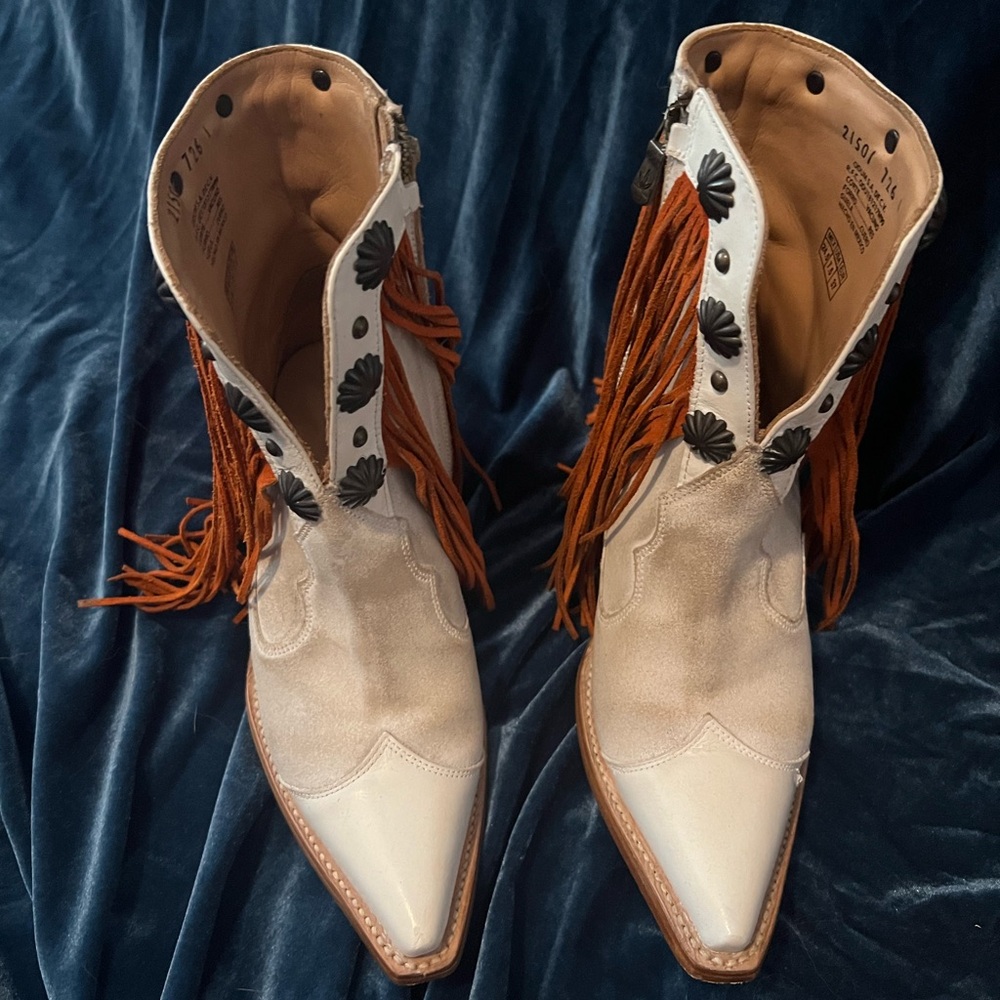 Mezcalero White and Tan Western Boots